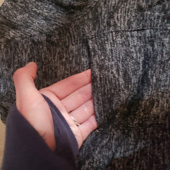 hollister flowy top - Picture 2 of 3